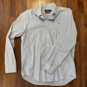 Vineyard Vines, Classic Fit Whale Shirt. Green and blue plaid, men’s size M.